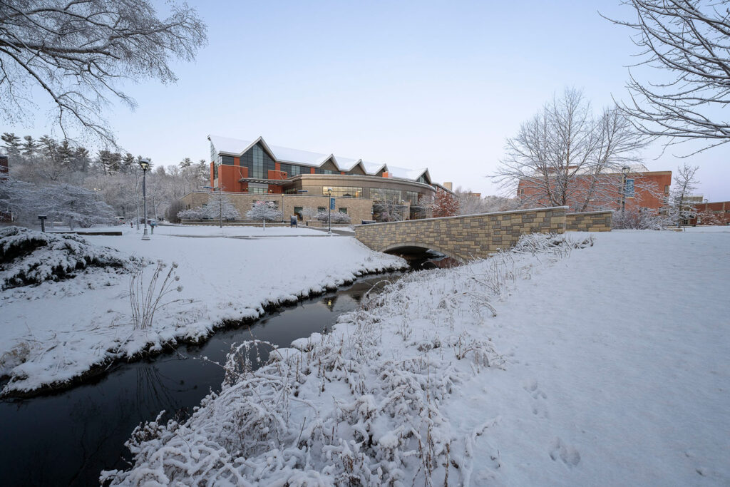 Photo of UW-Eau Claire campus in winter