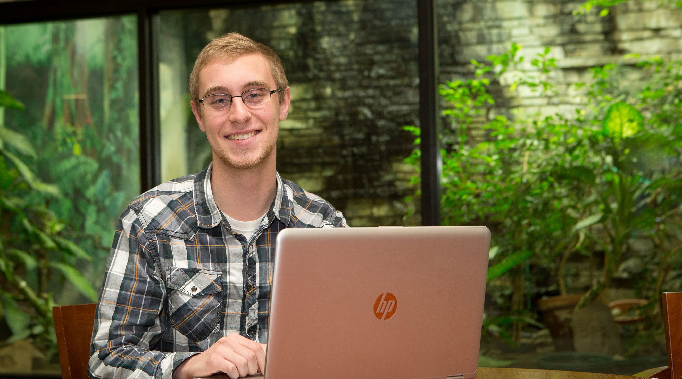 ​UW-Stevens Point grad’s experience prepares him to succeed as physician