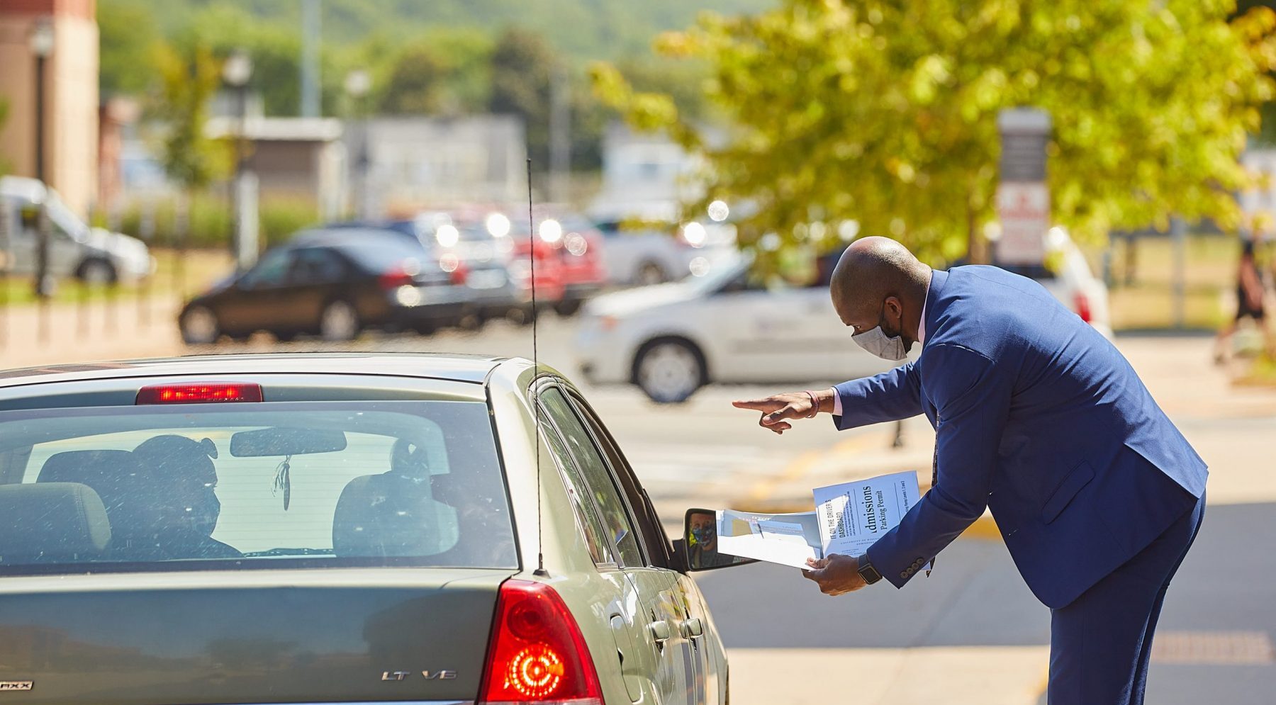 UW-La Crosse offers curbside campus tour